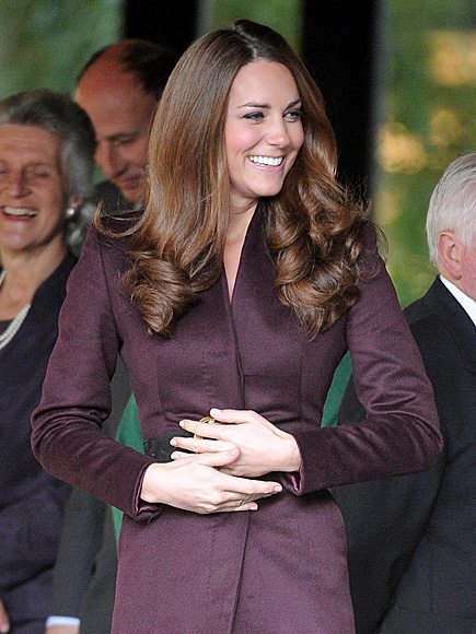2. HAND SIGNALS photo | Kate Middleton