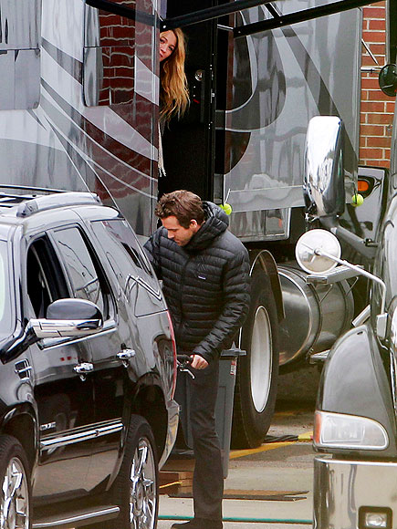 BIRTHDAY TREAT photo | Blake Lively, Ryan Reynolds