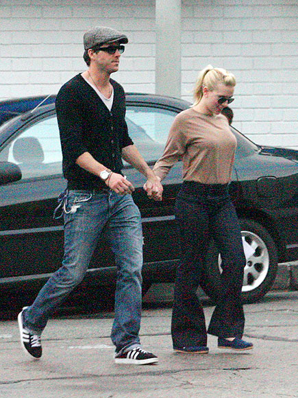 SCARLETT JOHANSSON: 2007-2010 photo | Ryan Reynolds, Scarlett Johansson