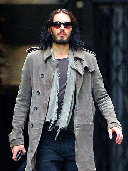 STEP BY STEP photo | Russell Brand