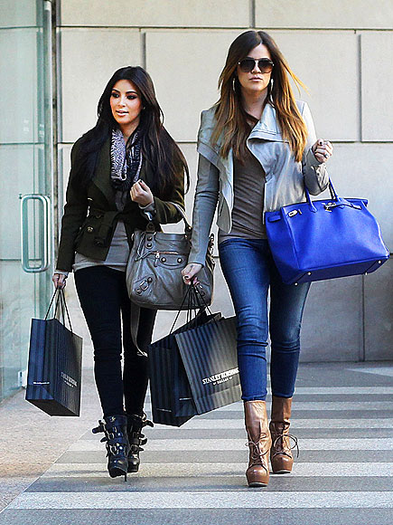 TEXAS TWOSOME
 photo | Khloe Kardashian, Kim Kardashian
