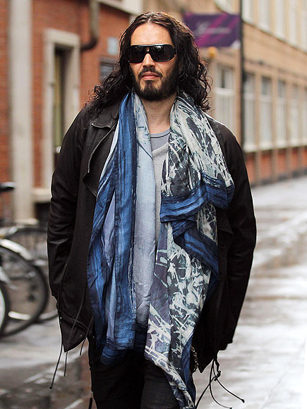 SOLO STRUT photo | Russell Brand