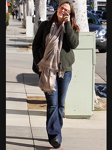 FEELING CHATTY
 photo | Jennifer Garner