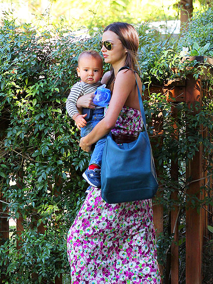FLOWER POWER
photo | Miranda Kerr