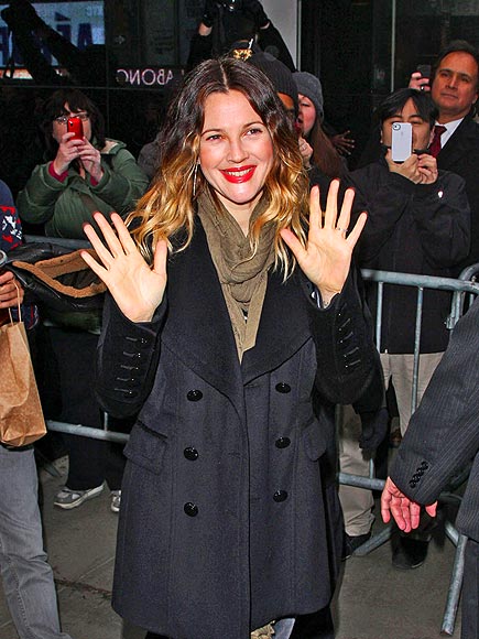 DOUBLE GREETING
 photo | Drew Barrymore