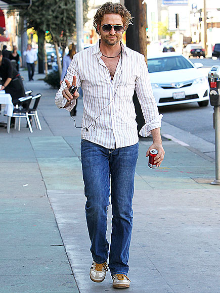 SIDEWALK STRUT