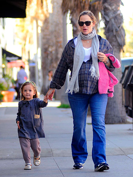 IT'S A WRAP
photo | Jennifer Garner