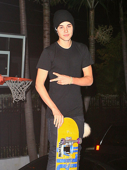 SKATER BOY  photo | Justin Bieber