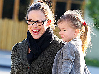 Star Tracks: Star Tracks: Monday, February 6, 2012 | Jennifer Garner