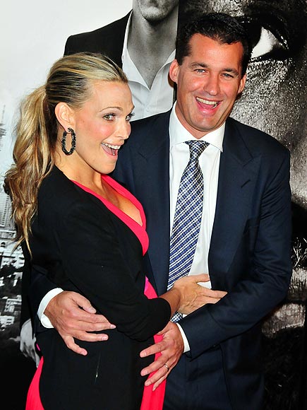 BUMPED UP photo | Molly Sims