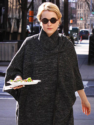 Star Tracks: Star Tracks: Thursday, February 23, 2012 | Evan Rachel Wood