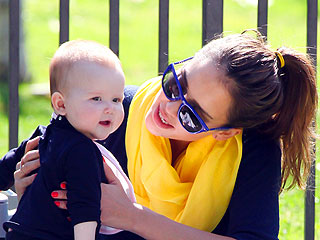Star Tracks: Star Tracks: Monday, February 20, 2012 | Jessica Alba