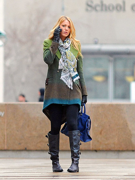CAMPUS SCENE
 photo | Blake Lively