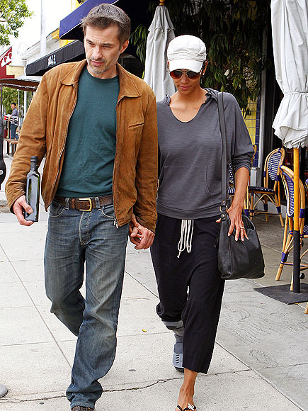 ON THE MOVE photo | Halle Berry