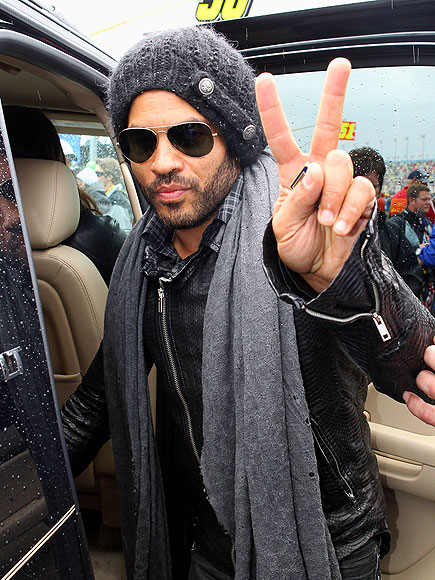 PEACE OUT photo | Lenny Kravitz