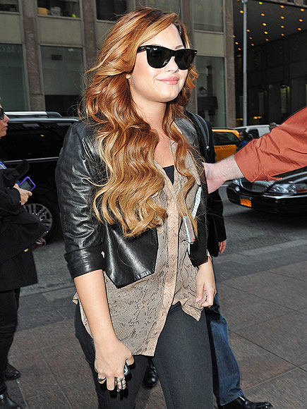 HAPPY DAY
photo | Demi Lovato