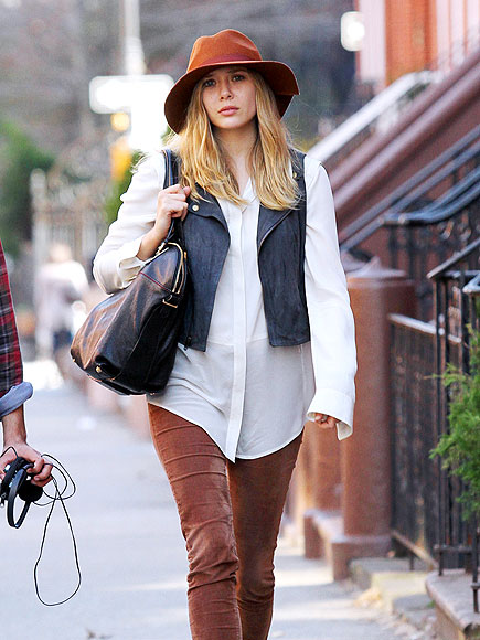 ON THE BEAT photo | Elizabeth Olsen