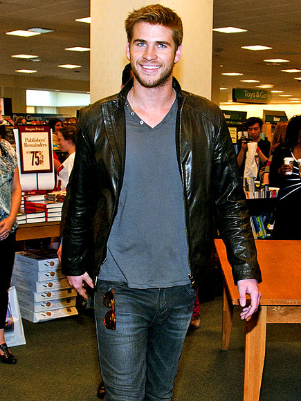 A NOVEL IDEA photo | Liam Hemsworth