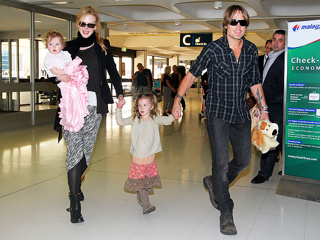 AIRPORT SHUFFLE photo | Keith Urban, Nicole Kidman