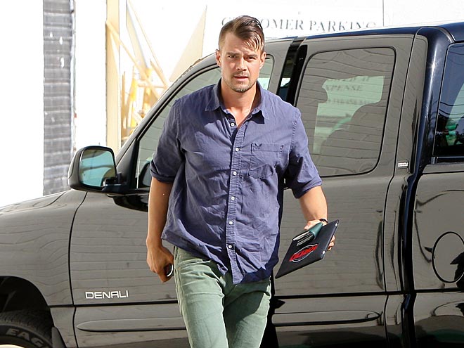 SOLO MARCH photo | Josh Duhamel
