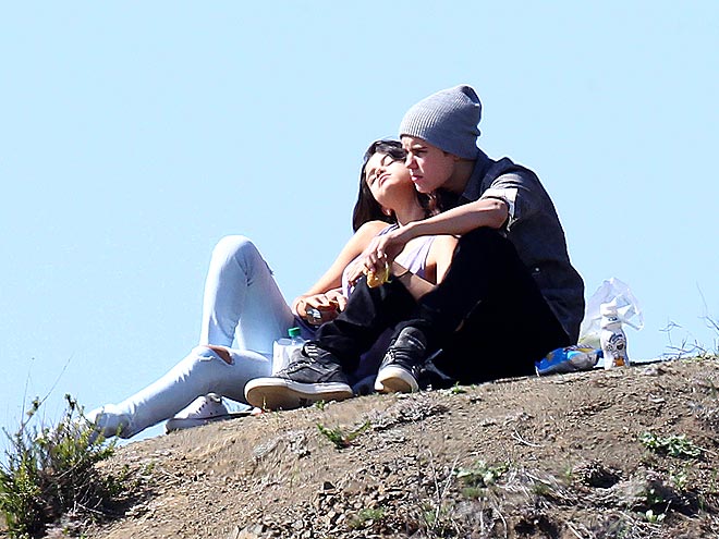 LOVE ON TOP photo | Justin Bieber, Selena Gomez