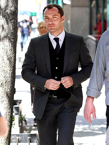 HOT TO TROT  photo | Jude Law