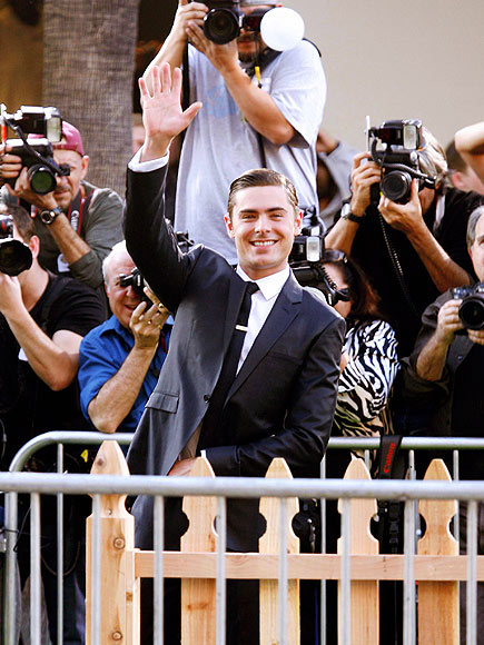 ON A 'HI' photo | Zac Efron