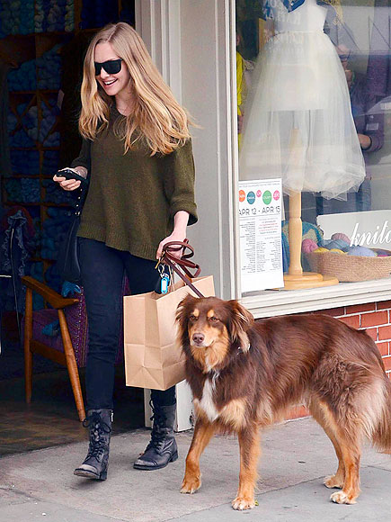 DOG LOVER photo | Amanda Seyfried