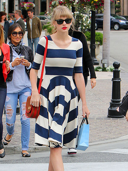 SHOP GIRL photo | Taylor Swift