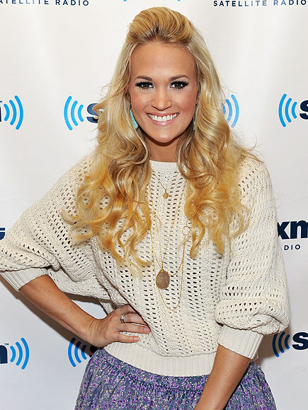 PRETTY POSE   photo | Carrie Underwood