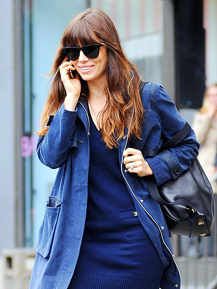 RING THING
photo | Jessica Biel