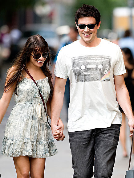 HANDY CONNECTION
 photo | Cory Monteith, Lea Michele