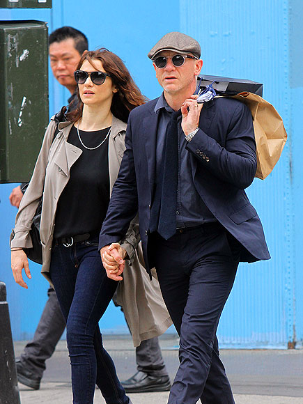 A HAND-SOME PAIR
 photo | Daniel Craig, Rachel Weisz