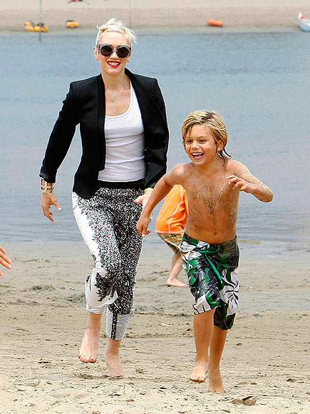 TAG TEAM
 photo | Gwen Stefani