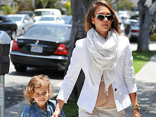 Star Tracks: Star Tracks: Friday, May 25, 2012 | Jessica Alba