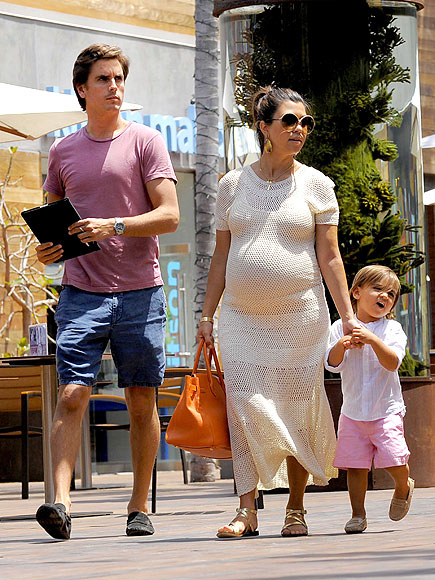 MALIBU MAMA
photo | Kourtney Kardashian, Scott Disick