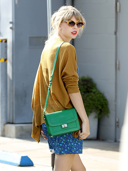 GOING GREEN
photo | Taylor Swift