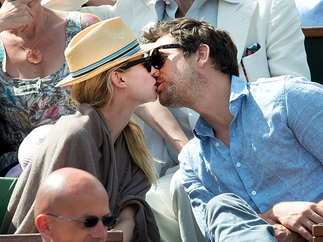 LOVE MATCH
photo | Diane Kruger, Joshua Jackson