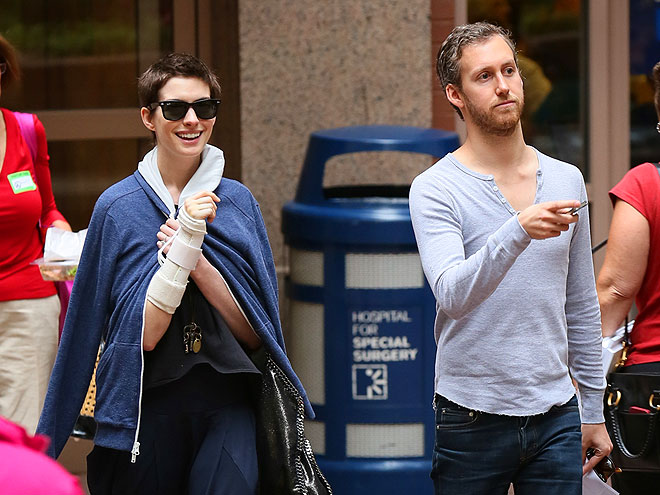 SLING OF THINGS
photo | Anne Hathaway