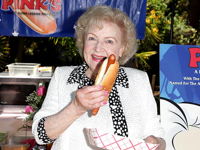 DOGGIE TREAT
 photo | Betty White