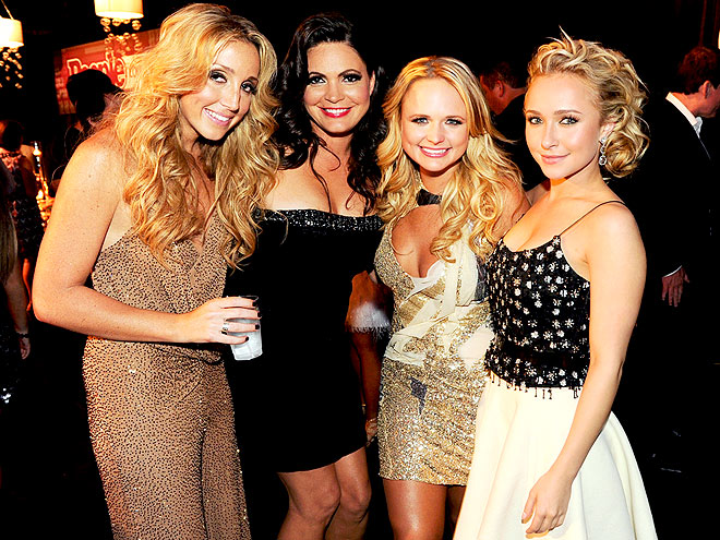 ALL THAT GLITTERS
 photo | Hayden Panettiere, Miranda Lambert