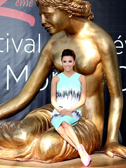 SITTING PRETTY
 photo | Eva Longoria