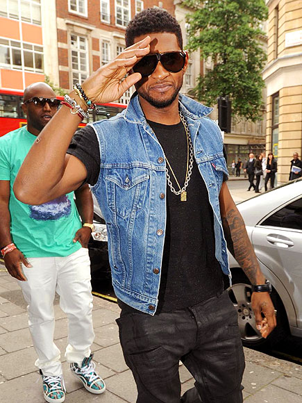 LOOKING GOOD
photo | Usher
