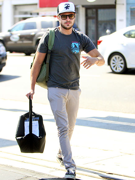 GRAB BAG
 photo | Zac Efron