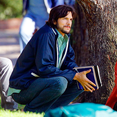 TAKE A SEAT
 photo | Ashton Kutcher