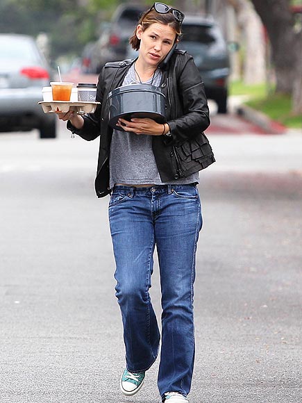 BALANCING ACT
 photo | Jennifer Garner
