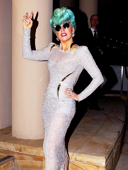 TAKING A 'PAWS'
photo | Lady Gaga