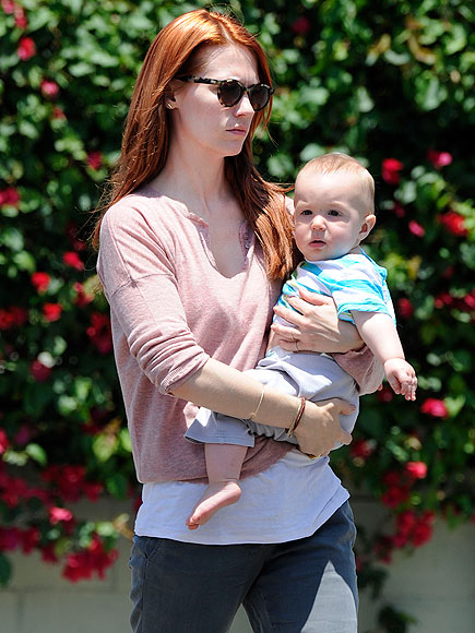 ONE HIP MOM
 photo | January Jones