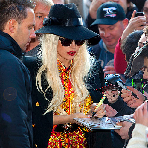 WRITE DOWN UNDER
 photo | Lady Gaga