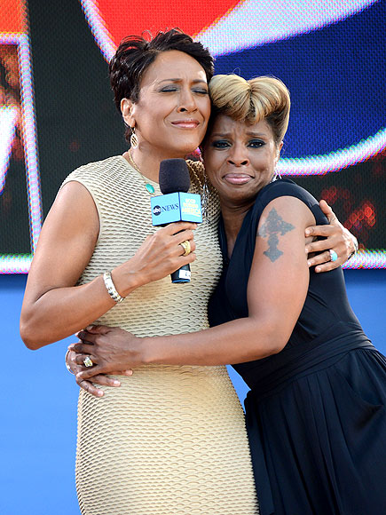 HUG IT OUT   photo | Mary J. Blige, Robin Roberts